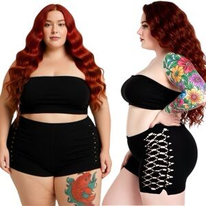 Woman’s Intimate Boy Shorts with Side Laser Cutouts in Black Plus Size 4X NWT